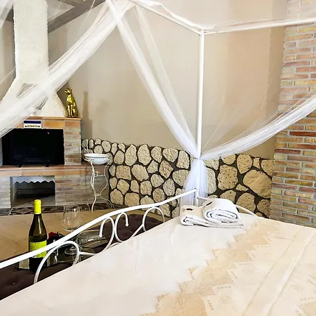 Bed & Breakfast La Corte Di Afea 4*